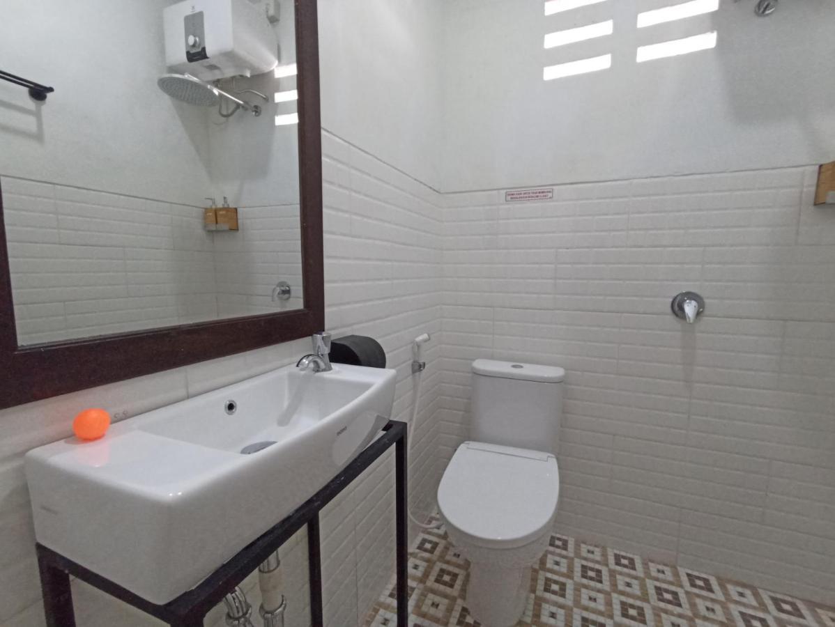 Mruyung Guest House Kota Lama Banyumas Mitra Reddoorz Exteriör bild