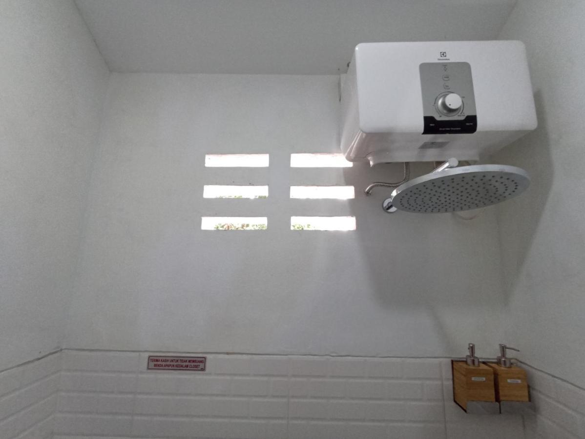Mruyung Guest House Kota Lama Banyumas Mitra Reddoorz Exteriör bild