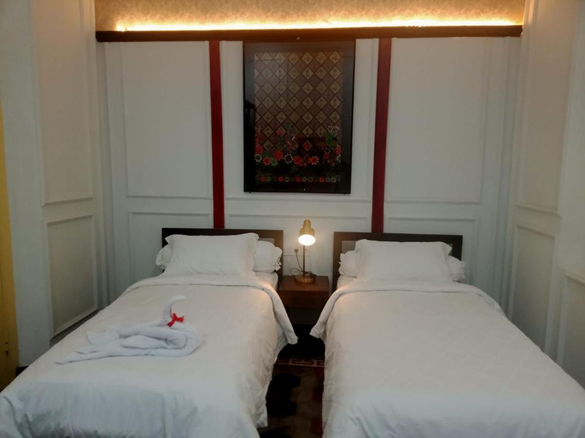 Mruyung Guest House Kota Lama Banyumas Mitra Reddoorz Exteriör bild